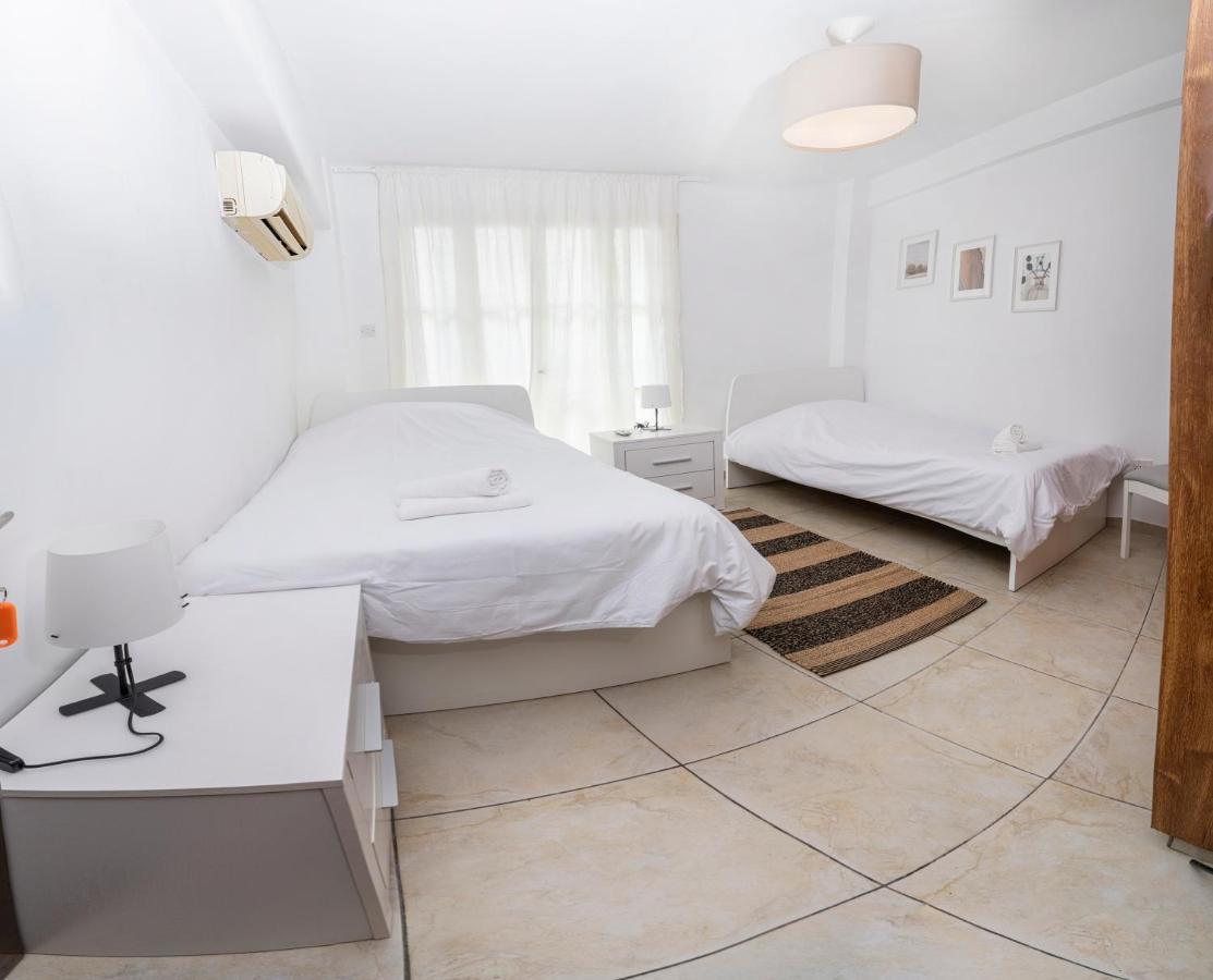 Private Room In Shared Flat Никосия Экстерьер фото