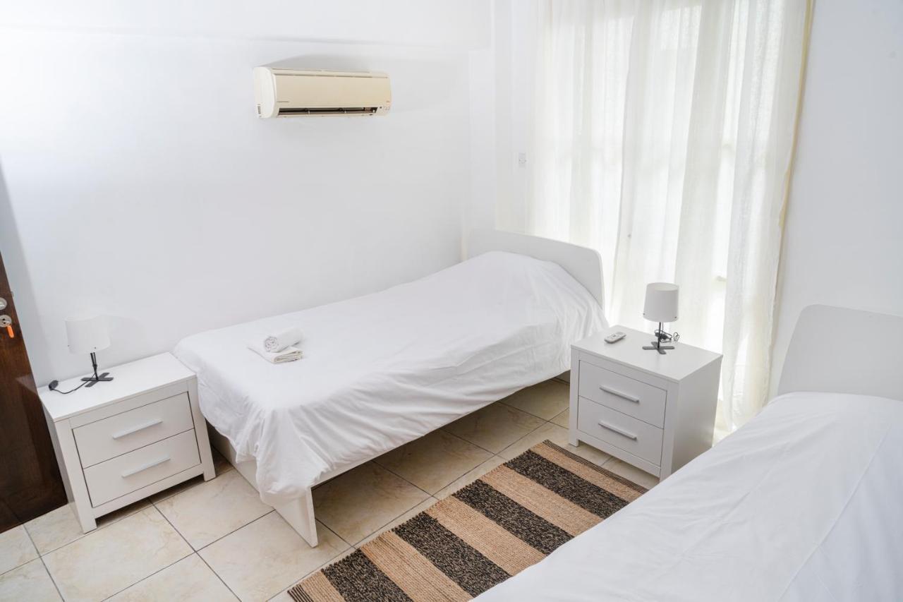 Private Room In Shared Flat Никосия Экстерьер фото
