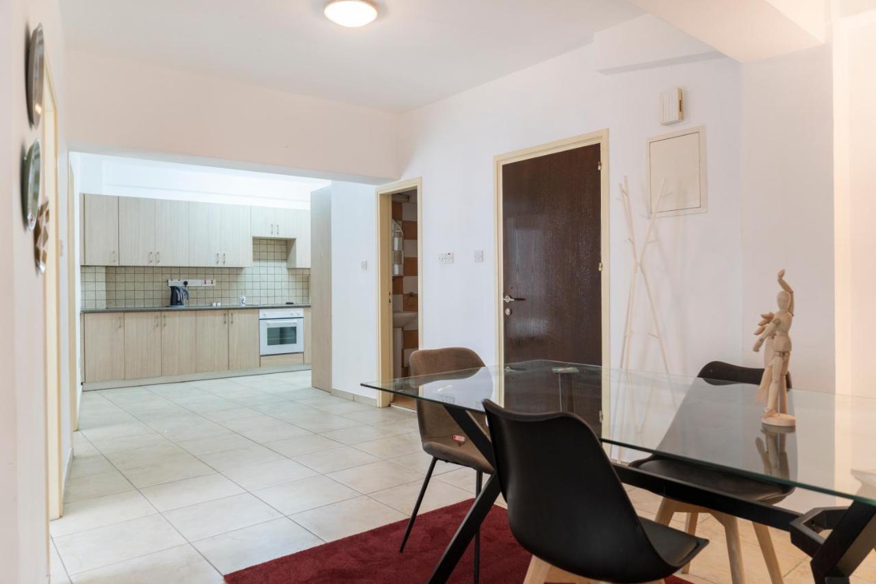 Private Room In Shared Flat Никосия Экстерьер фото