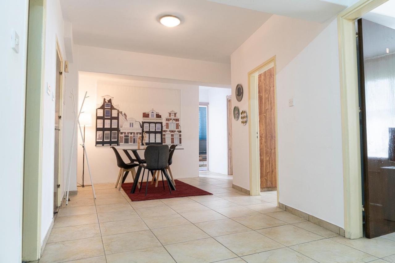 Private Room In Shared Flat Никосия Экстерьер фото