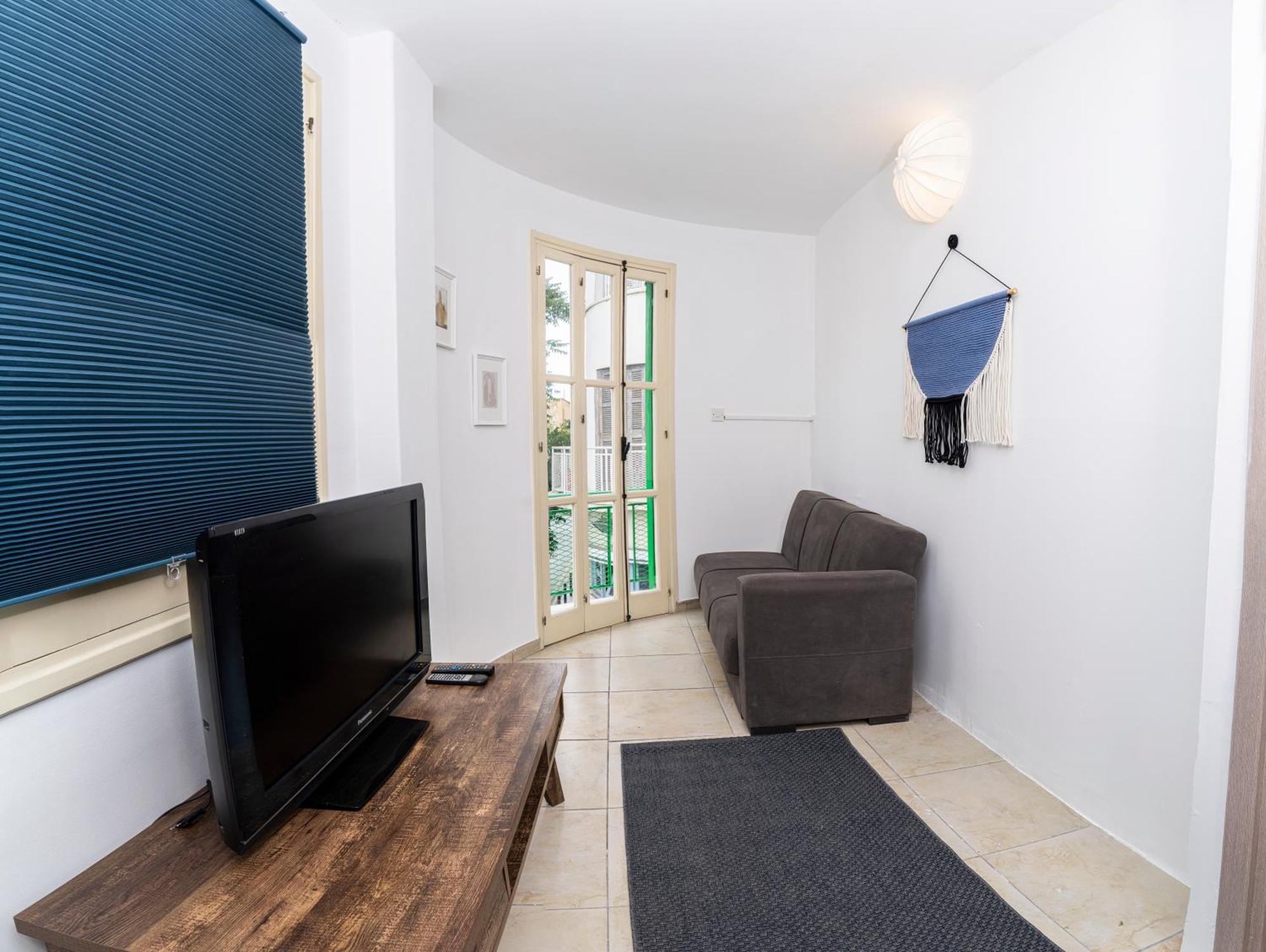 Private Room In Shared Flat Никосия Экстерьер фото