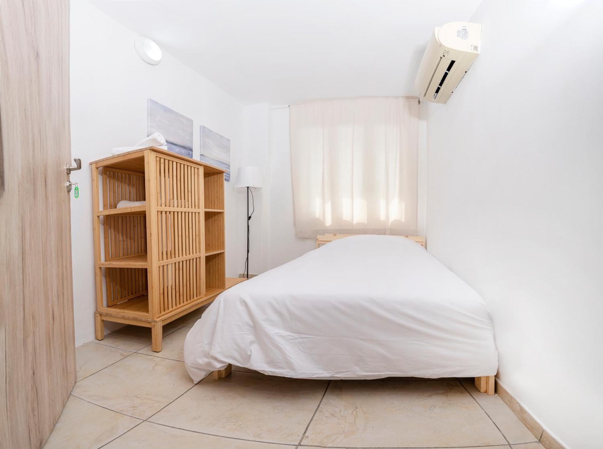 Private Room In Shared Flat Никосия Экстерьер фото